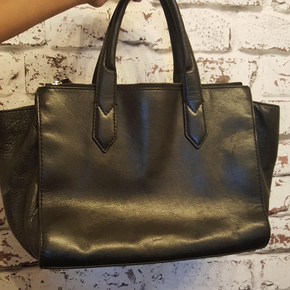SALE 🎊🎉Fossil Leather Bag